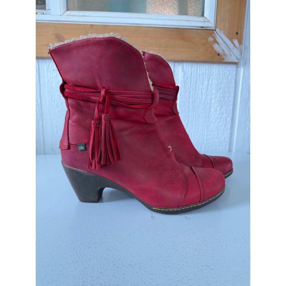 El Naturalista Red Leather Tassel Ankle Boots Shearling Lined Size 40 US 8.5